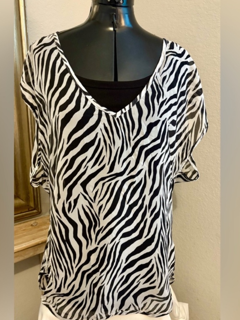 Victorias Secret 100 Silk Zebra Pattern Sheer Top Size M